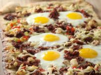 Corned Beef Hash Breakfast Pizza